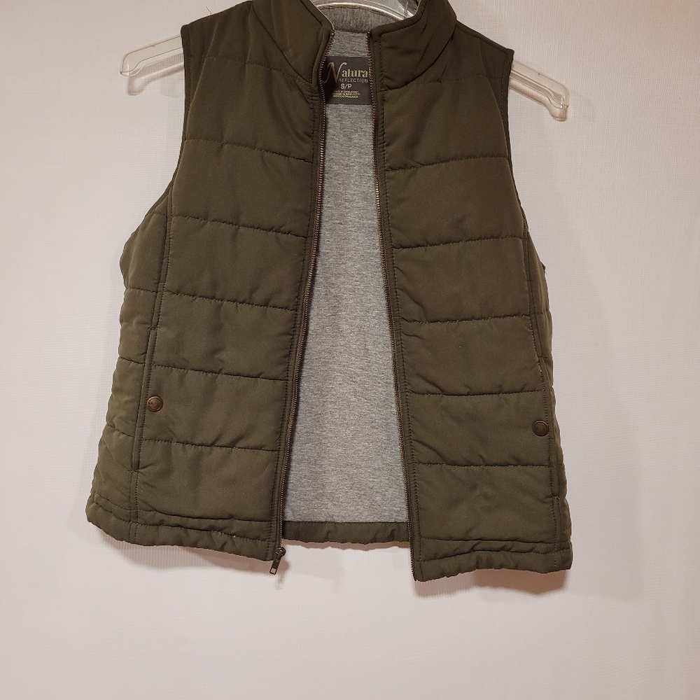 Natural Reflection  Vest - Picture 3 of 4